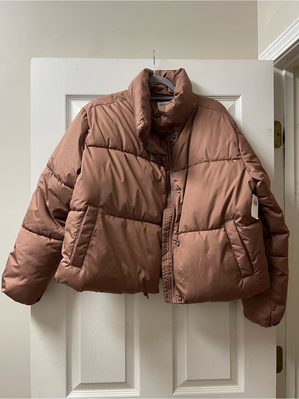Cropped Puffer Jacket in Brownish Mauve